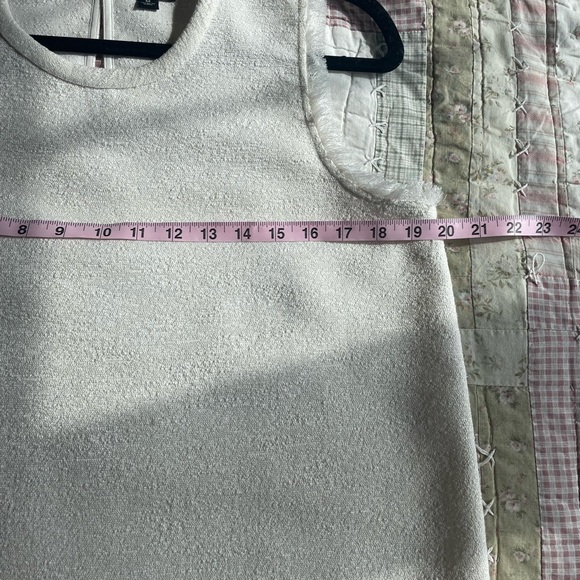 GUC -,ANN TAYLOR - Medium Top. - Picture 6 of 9